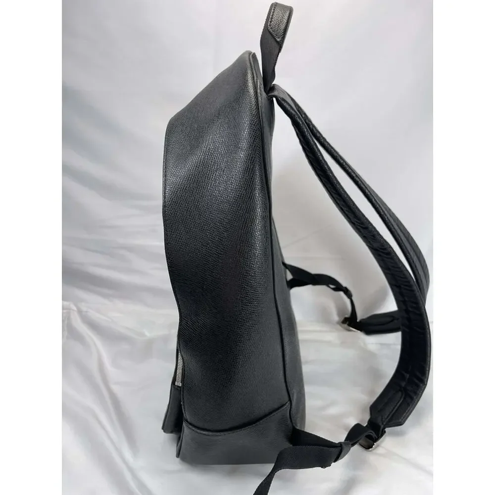 Louis Vuitton exterior bag